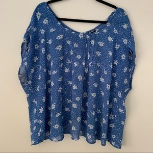 Torrid Butterfly Blue Floral Shirt Size 2